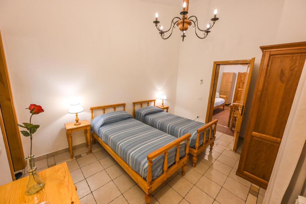 Agriturismo Poggio Al Pino 몬텔루포피오렌티노 외부 사진