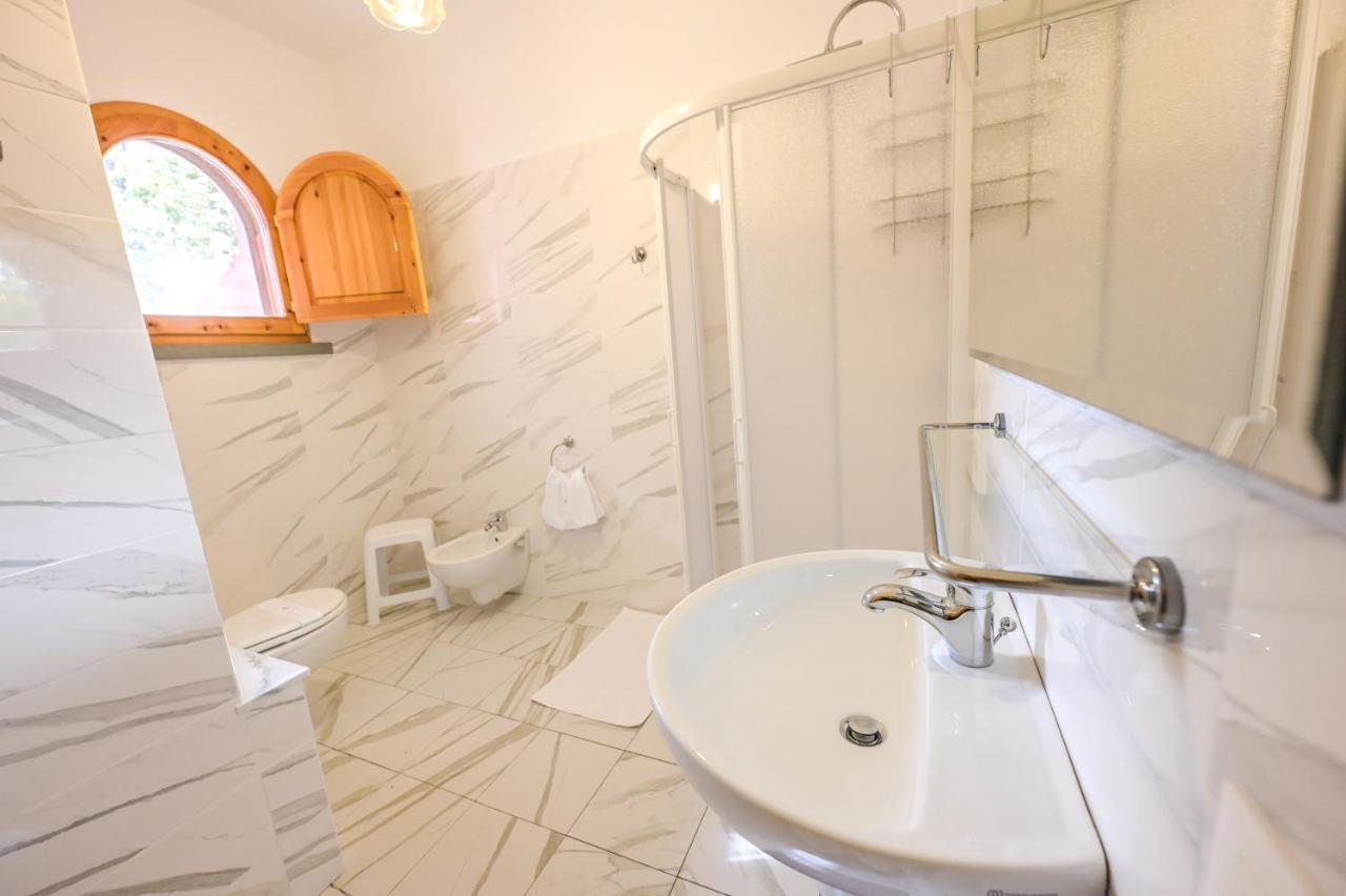 Agriturismo Poggio Al Pino 몬텔루포피오렌티노 외부 사진