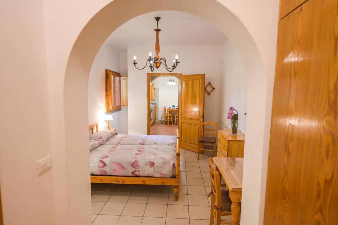 Agriturismo Poggio Al Pino 몬텔루포피오렌티노 외부 사진