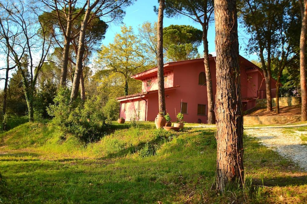 Agriturismo Poggio Al Pino 몬텔루포피오렌티노 외부 사진