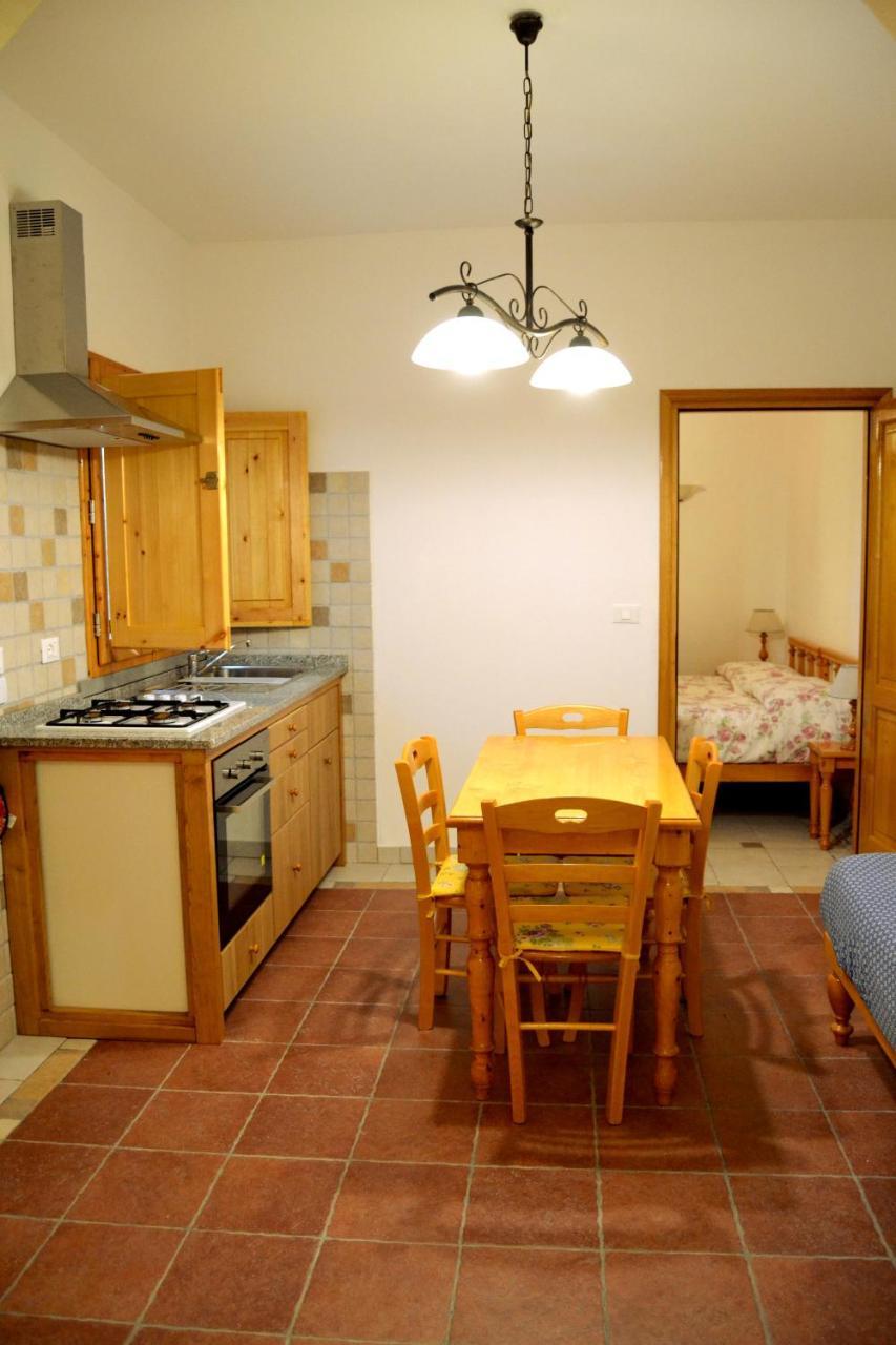 Agriturismo Poggio Al Pino 몬텔루포피오렌티노 외부 사진