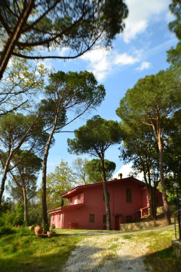 Agriturismo Poggio Al Pino 몬텔루포피오렌티노 외부 사진
